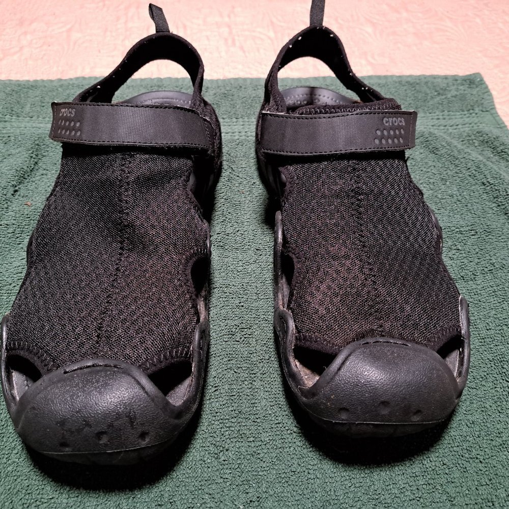 Swiftwater Men Black Crocs